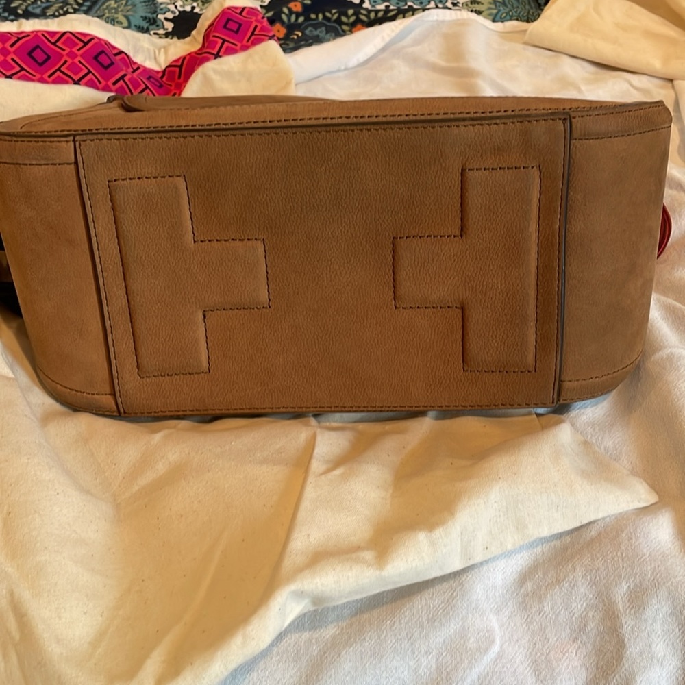 Tory Burch gorgeous bag and dust cloth - Picture 5 of 7